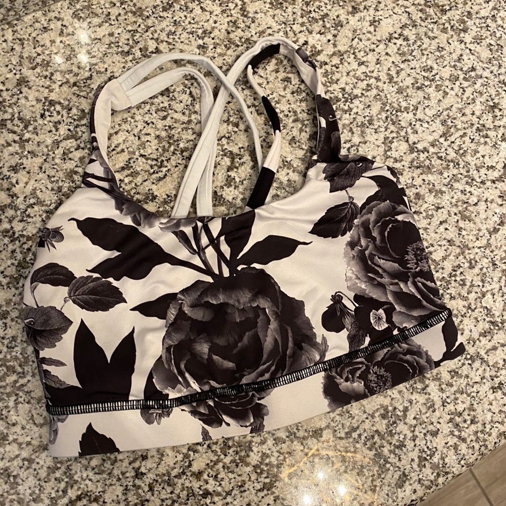 Lululemon sports bra